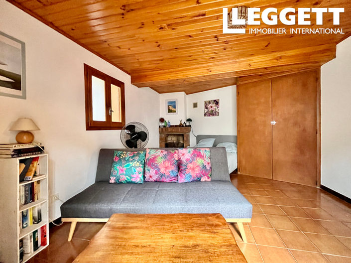 Image No.10-3 Bed House for sale