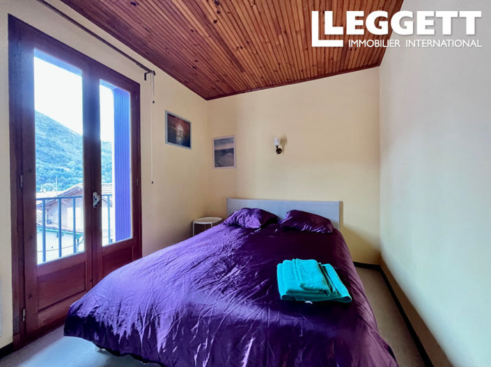 Image No.8-3 Bed House for sale