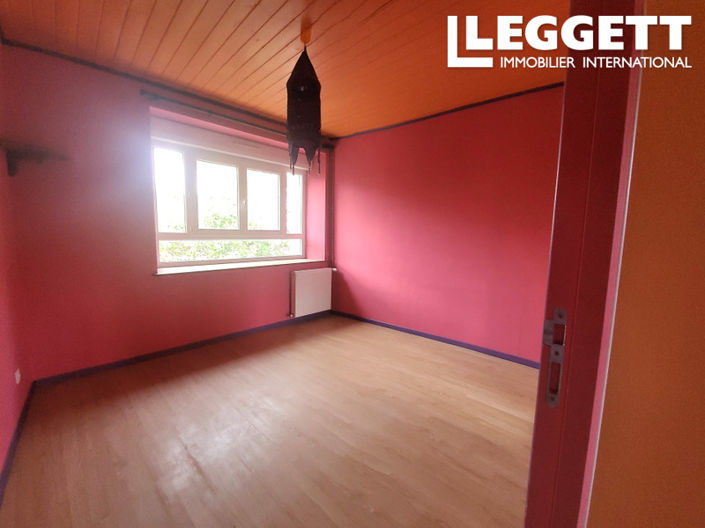 Image No.9-5 Bed House for sale