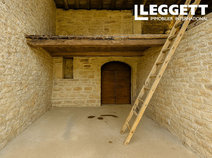 Image No.3-4 Bed House for sale