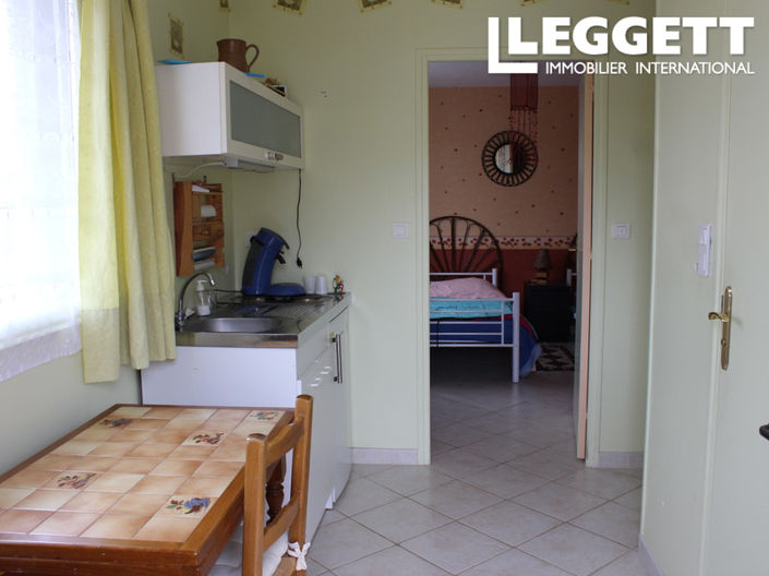 Image No.8-12 Bed House for sale