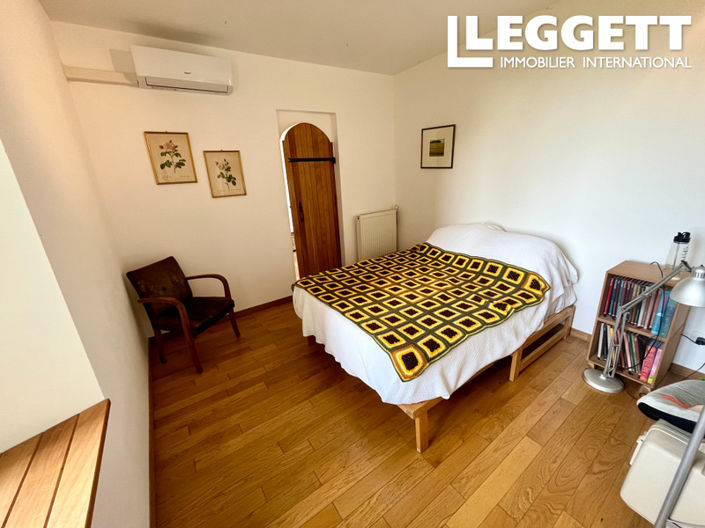 Image No.8-3 Bed House for sale