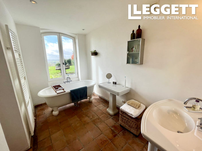 Image No.9-3 Bed House for sale