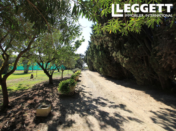 Image No.9-5 Bed House for sale