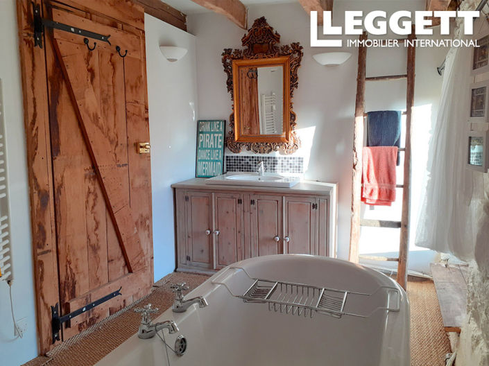 Image No.10-3 Bed House for sale