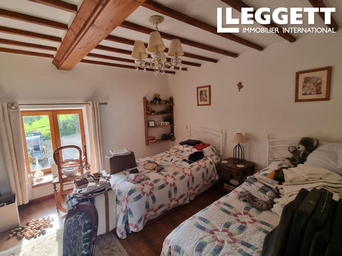 Image No.10-7 Bed House for sale