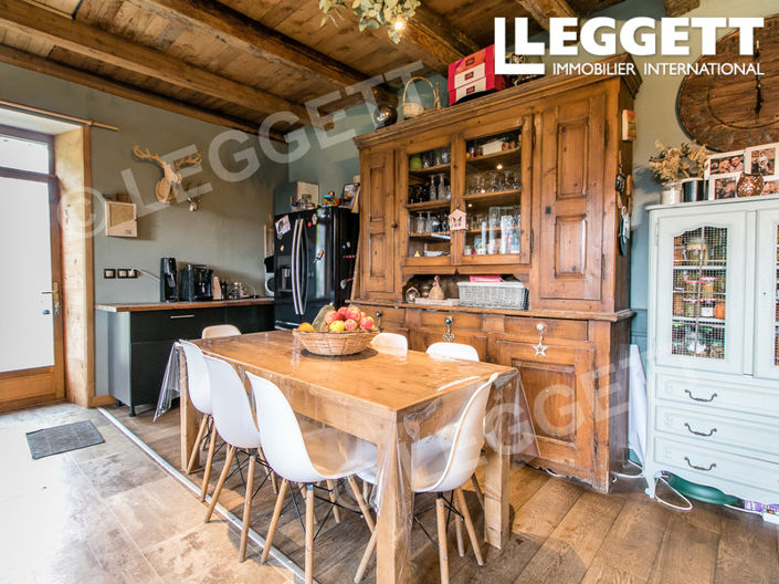 Image No.6-27 Bed Commercial for sale