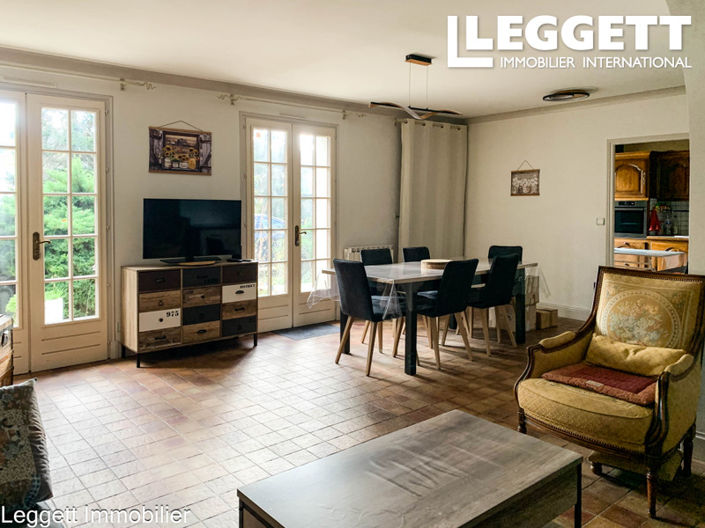 Image No.8-4 Bed House for sale