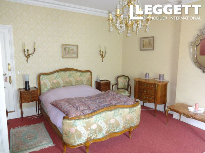 Image No.8-6 Bed House for sale