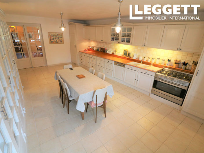 Image No.6-6 Bed House for sale