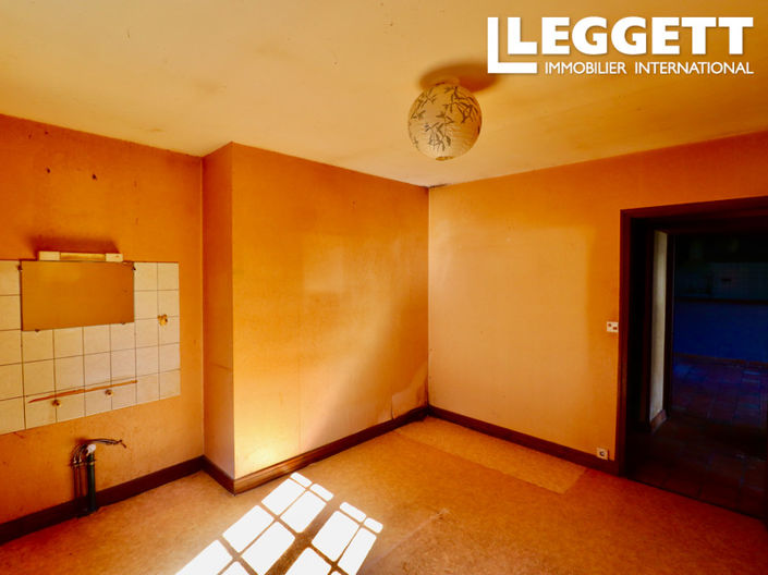 Image No.8-2 Bed House for sale