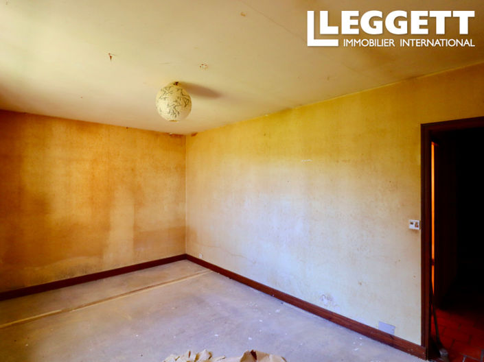 Image No.9-2 Bed House for sale