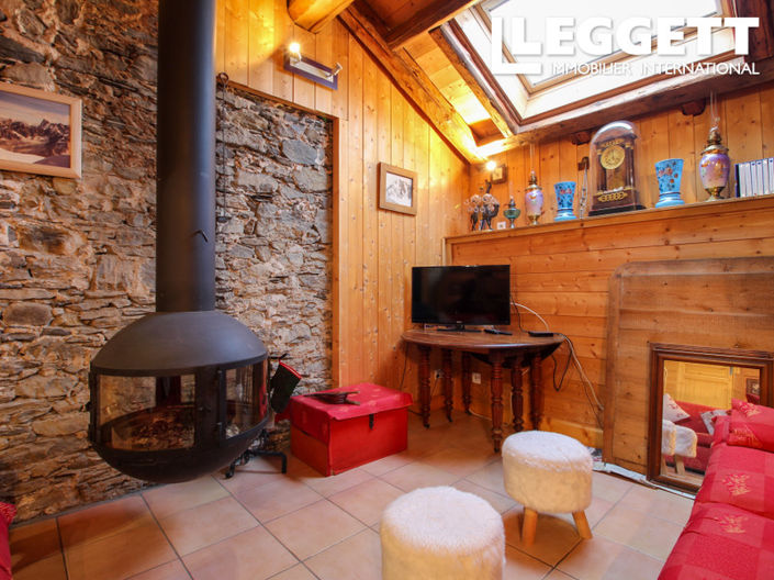 Image No.10-11 Bed House for sale