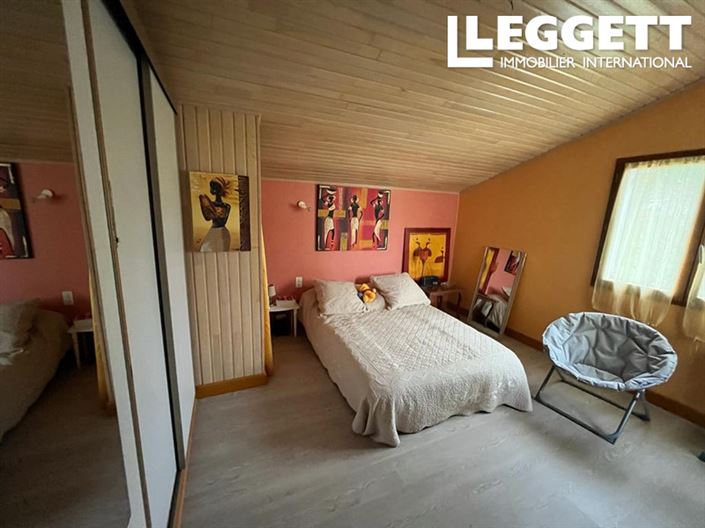 Image No.6-3 Bed House for sale