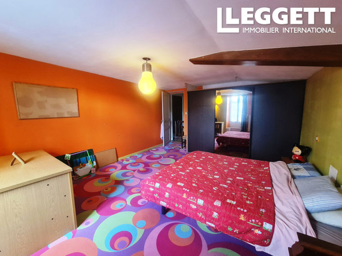 Image No.9-5 Bed House for sale