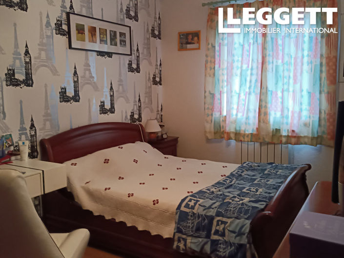 Image No.7-5 Bed House for sale