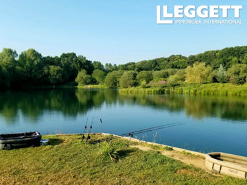 1 - Fougères, Land