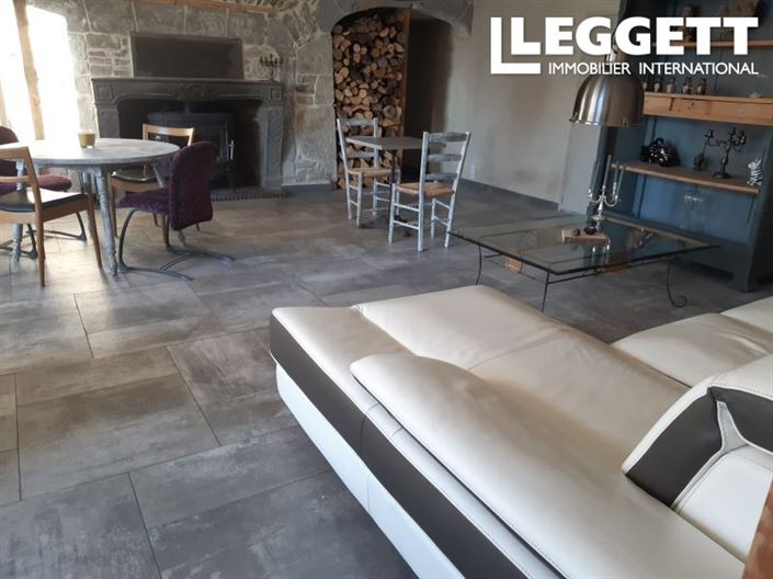 Image No.7-8 Bed House for sale