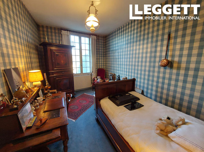 Image No.10-7 Bed House for sale