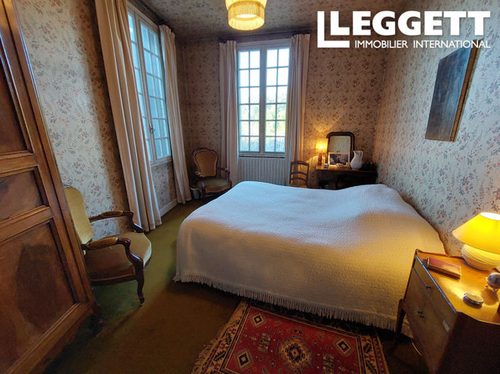 Image No.8-7 Bed House for sale