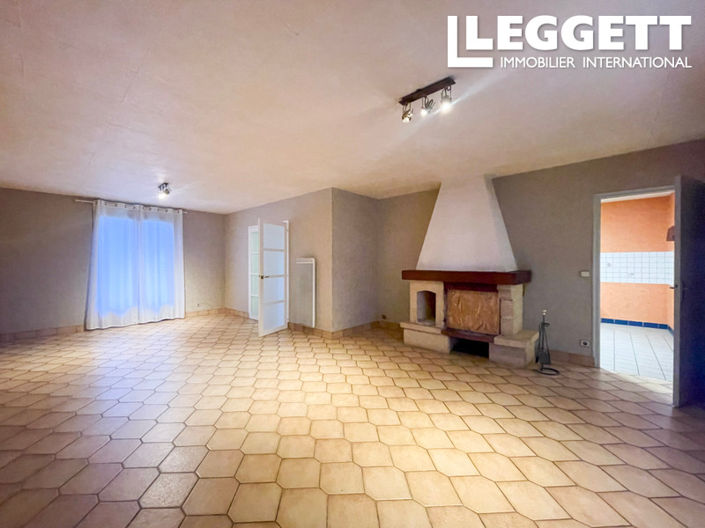 Image No.2-5 Bed House for sale