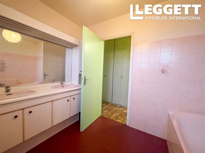 Image No.6-5 Bed House for sale