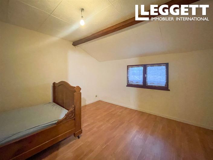 Image No.8-5 Bed House for sale