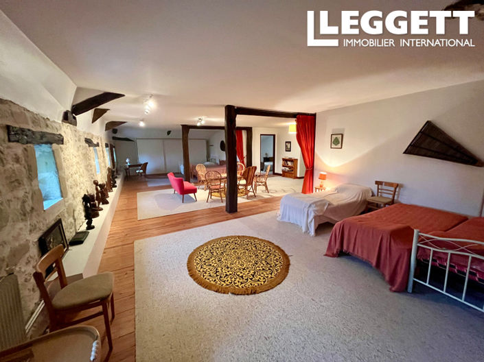 Image No.9-5 Bed House for sale