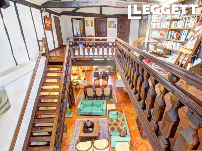 Image No.6-5 Bed House for sale