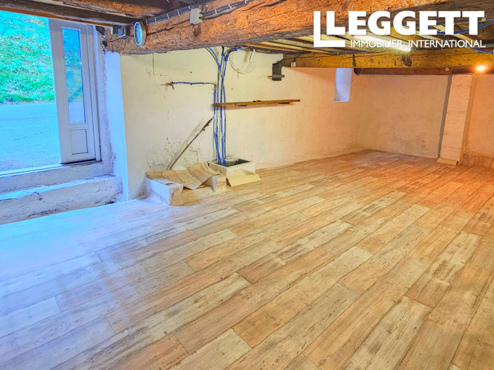 Image No.9-2 Bed House for sale