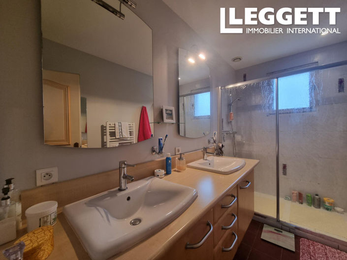 Image No.9-3 Bed House for sale