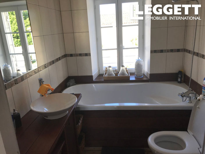 Image No.10-5 Bed House for sale