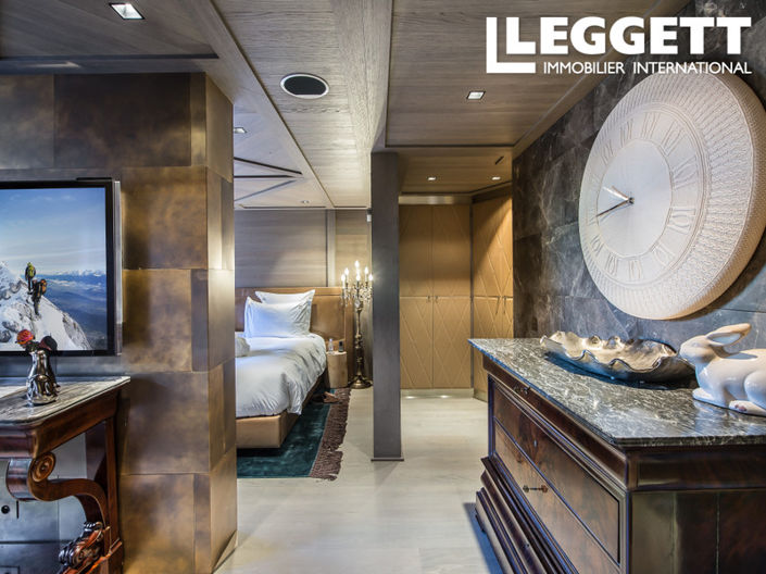 Image No.5-5 Bed House for sale