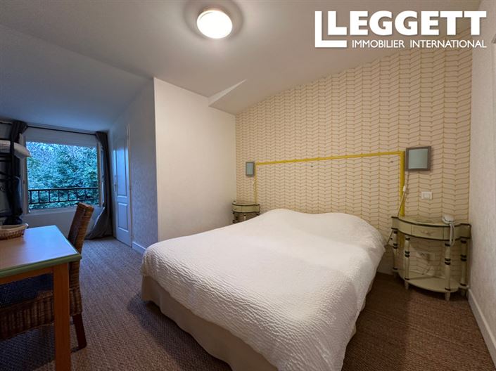 Image No.8-15 Bed Commercial for sale