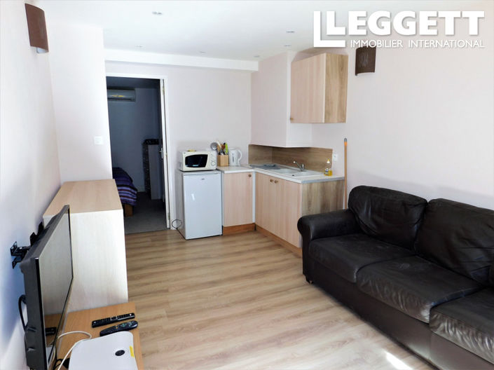 Image No.8-8 Bed Commercial for sale