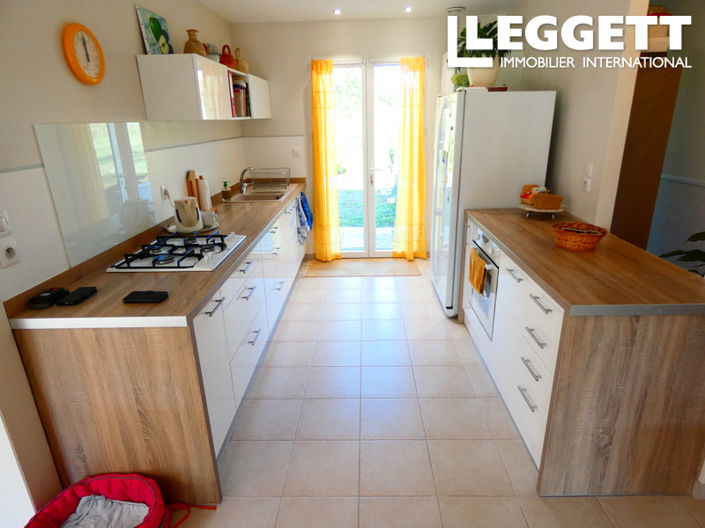 Image No.6-5 Bed House for sale