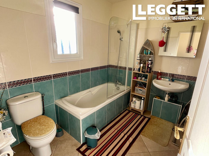 Image No.10-3 Bed House for sale