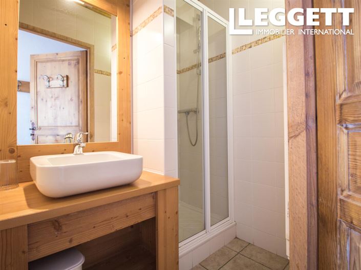 Image No.9-6 Bed Apartment for sale