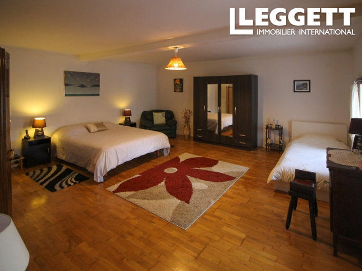 Image No.6-3 Bed House for sale