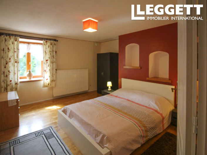 Image No.7-3 Bed House for sale