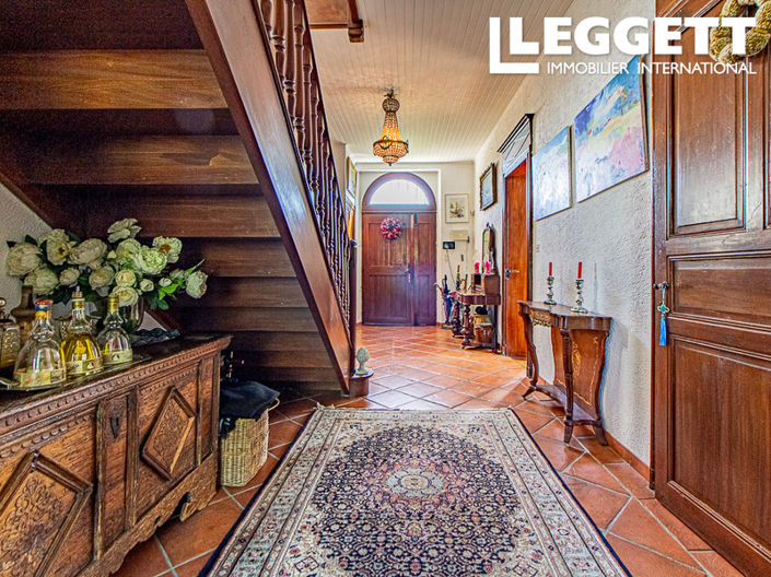 Image No.6-7 Bed House for sale