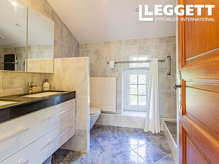 Image No.9-7 Bed House for sale