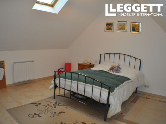 Image No.9-5 Bed House for sale