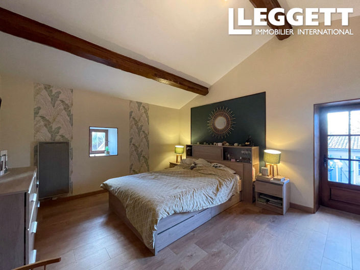 Image No.10-3 Bed House for sale