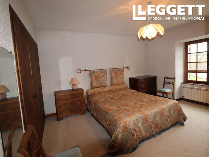 Image No.6-5 Bed House for sale