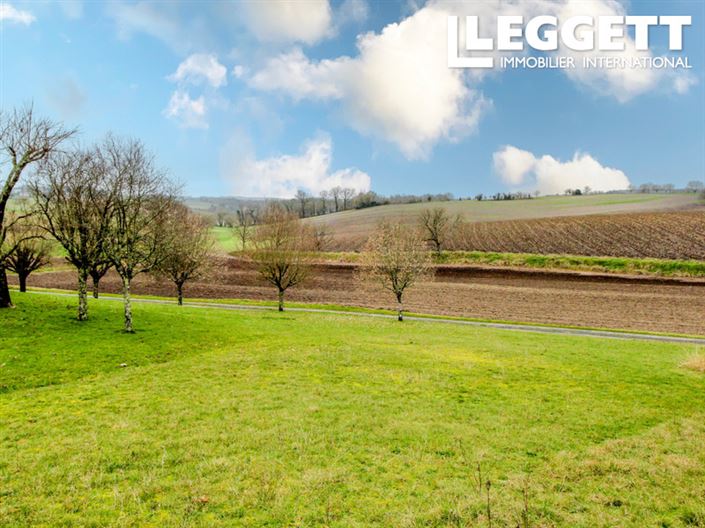 Image No.8-5 Bed House for sale