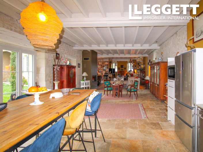 Image No.8-5 Bed House for sale