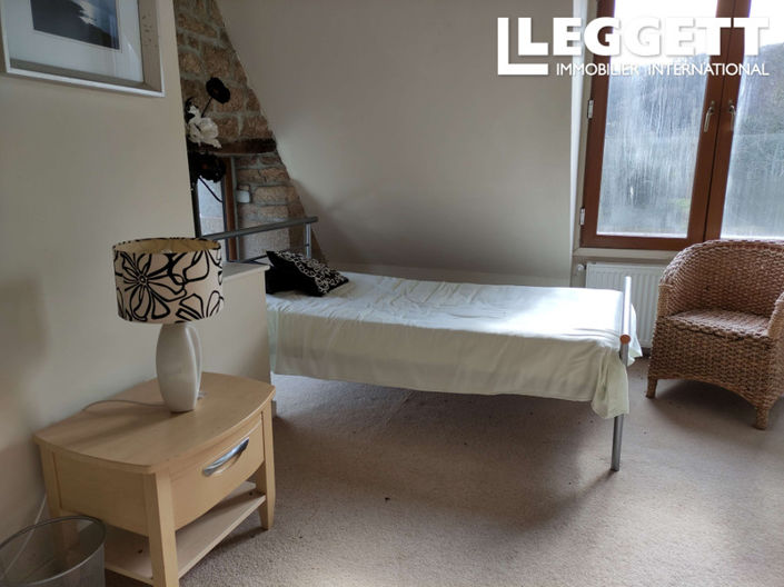 Image No.6-4 Bed House for sale