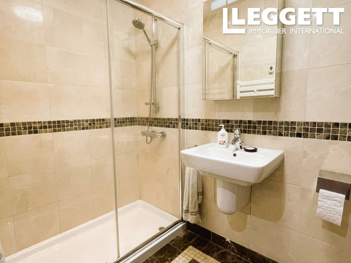 Image No.8-4 Bed House for sale