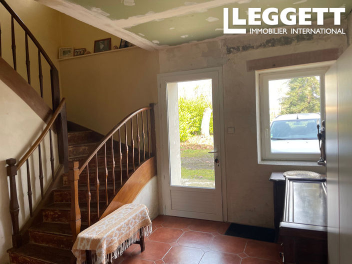 Image No.7-7 Bed House for sale